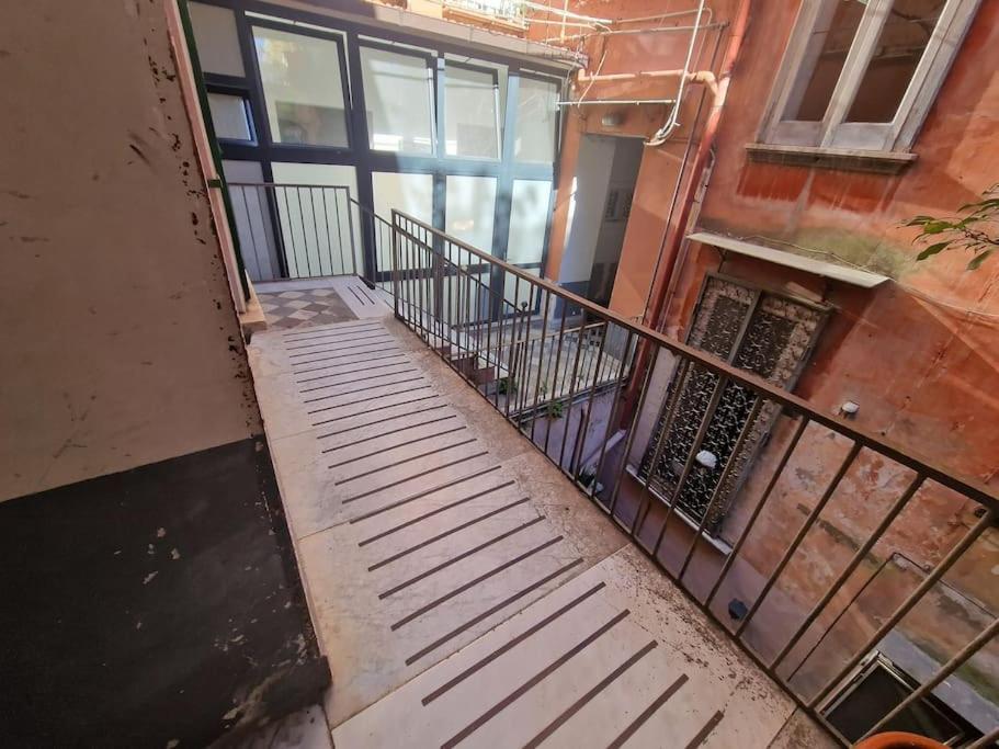 Pastel Blue House X 5 People In Corso Above Metro Montesanto Apartment Napoli Bagian luar foto